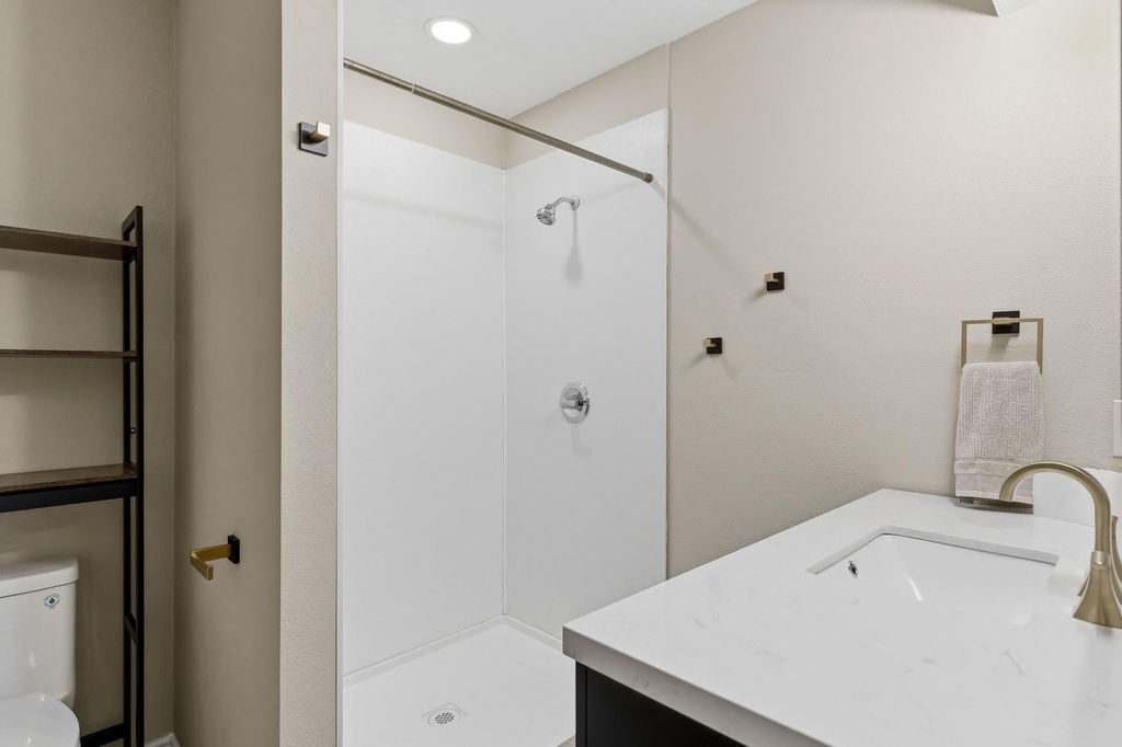 445 Longmeadow Street - Photo 28