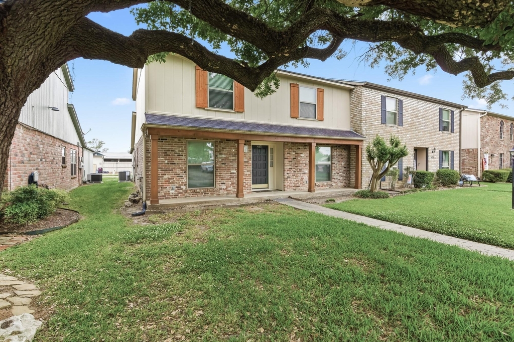 445 Longmeadow Street - Photo 2