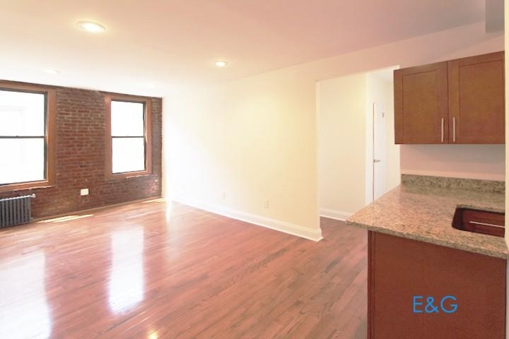 1 Bennett Avenue - Photo 2
