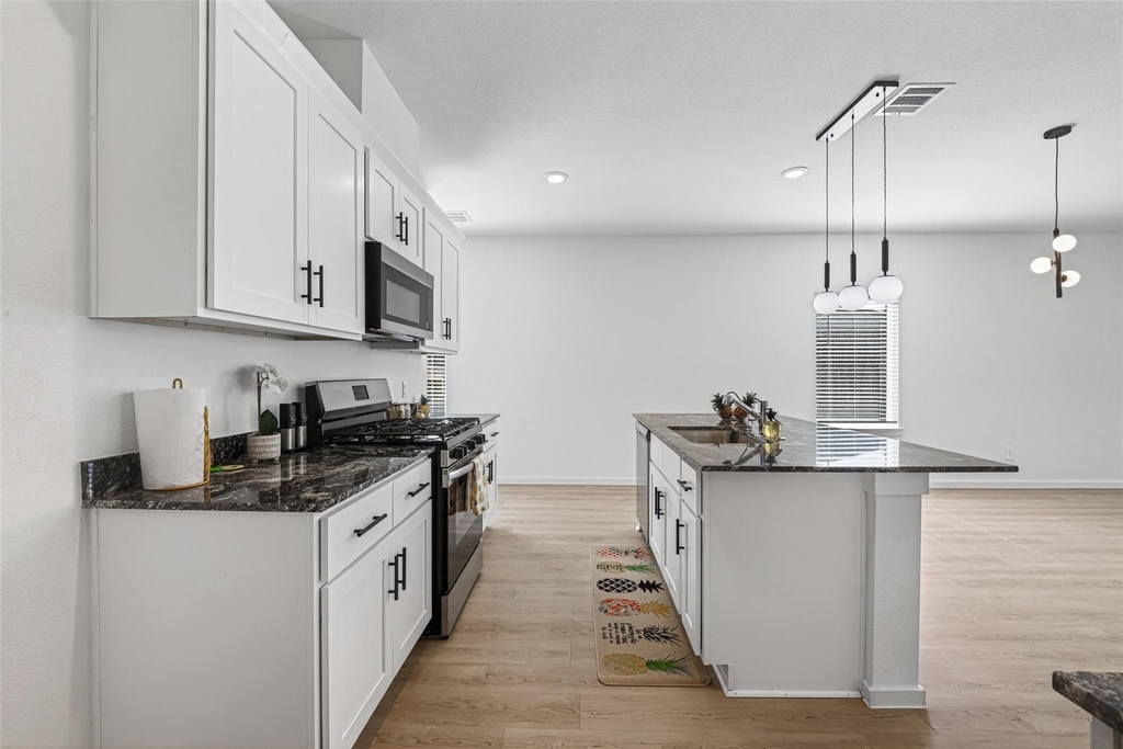 407 Robin Street - Photo 16