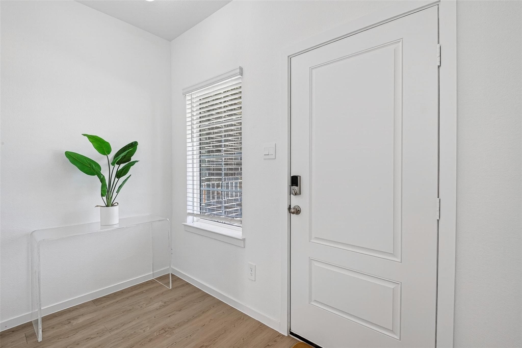 407 Robin Street - Photo 5