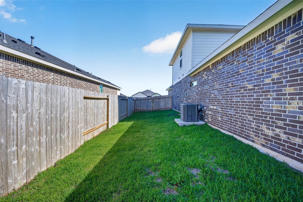 407 Robin Street - Photo 45