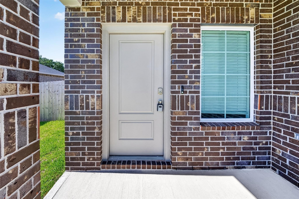407 Robin Street - Photo 4