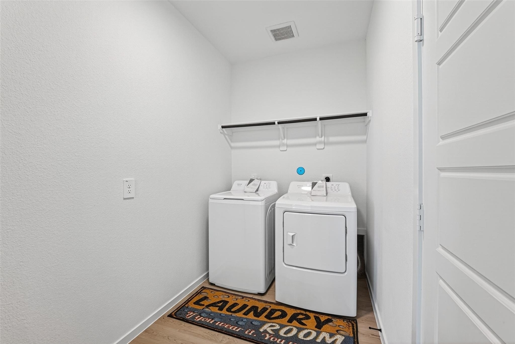 407 Robin Street - Photo 18
