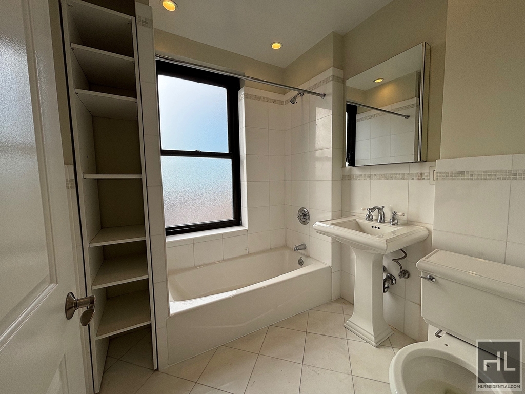 Second Avenue - Photo 3