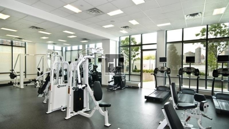 Center Boulevard - Photo 2