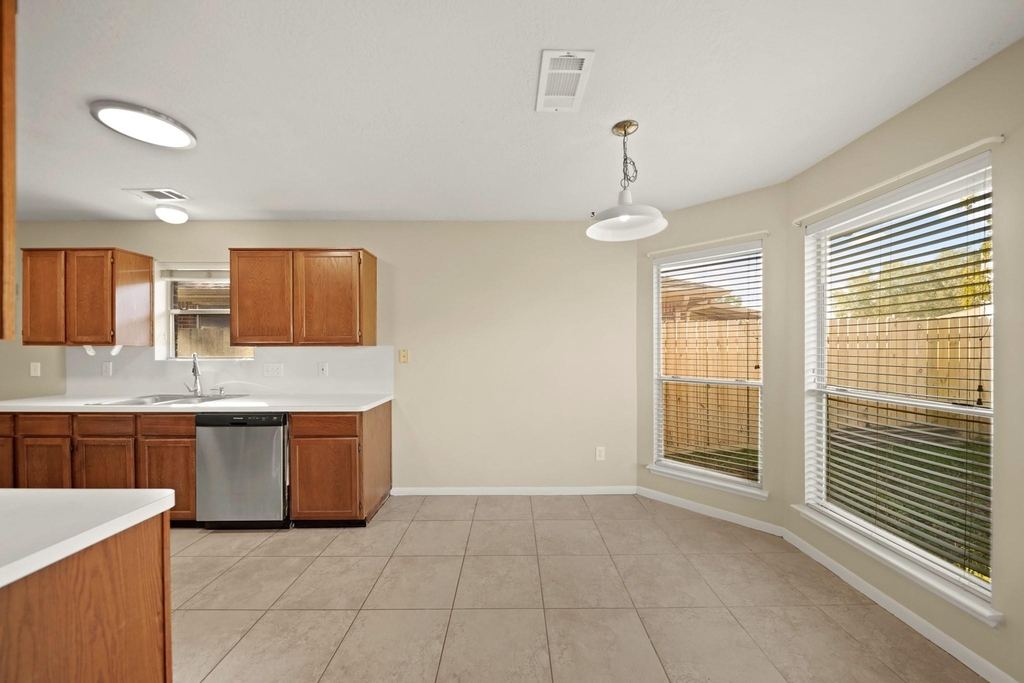 6355 Northland Drive - Photo 24