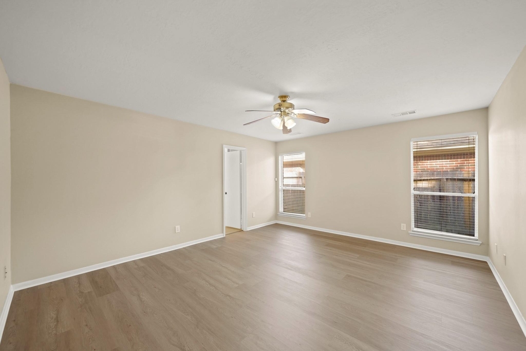 6355 Northland Drive - Photo 13