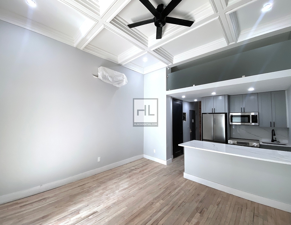 East 75th Street - Photo 0