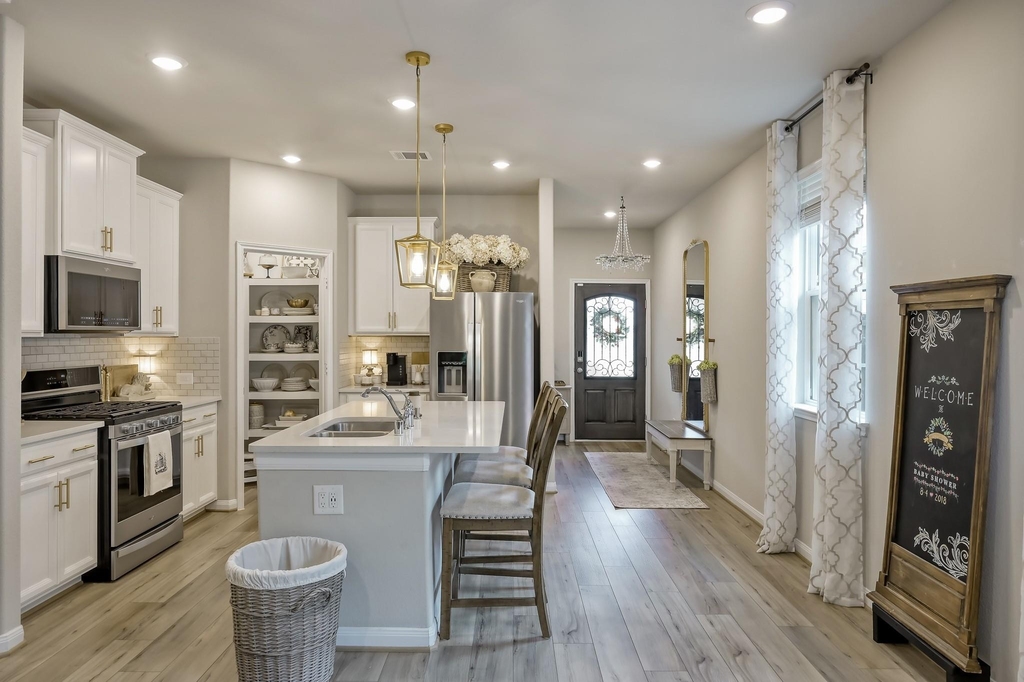 7099 Silverleaf Oak Street - Photo 3