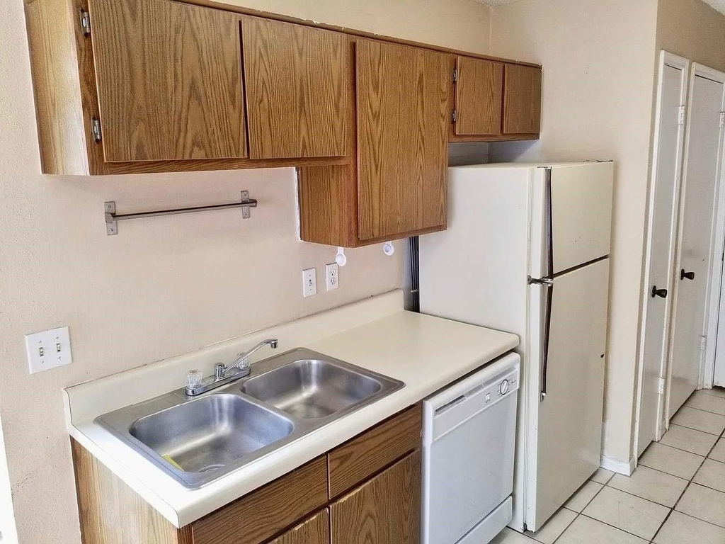 2750 Holly Hall Street - Photo 5