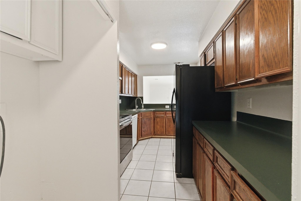 11000 Kinghurst Drive - Photo 4