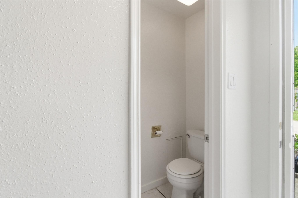 11000 Kinghurst Drive - Photo 6