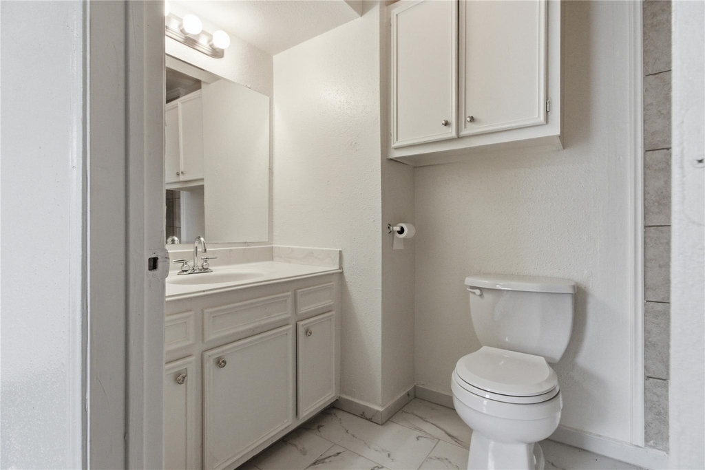11000 Kinghurst Drive - Photo 16