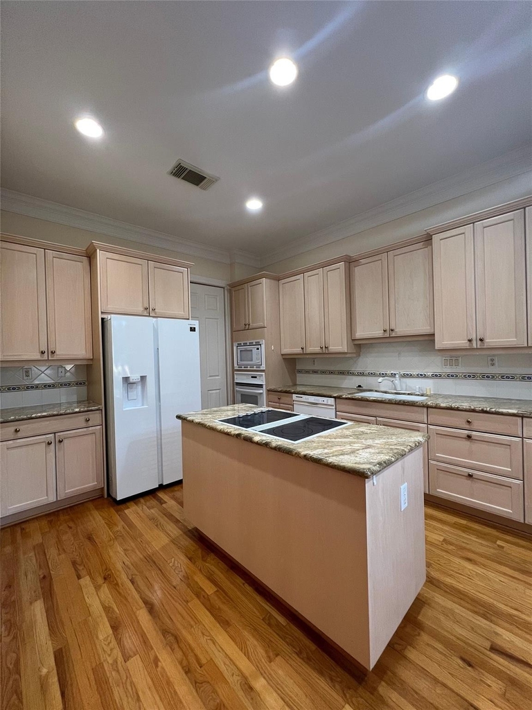 1929 Woodbury Street - Photo 1