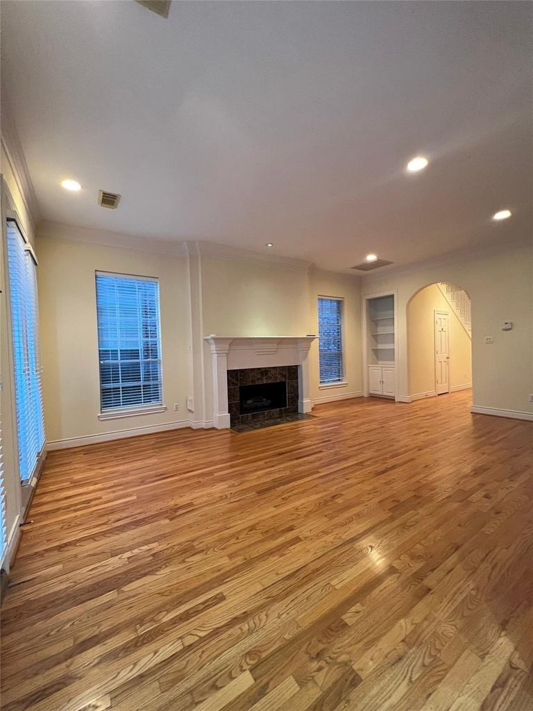 1929 Woodbury Street - Photo 3