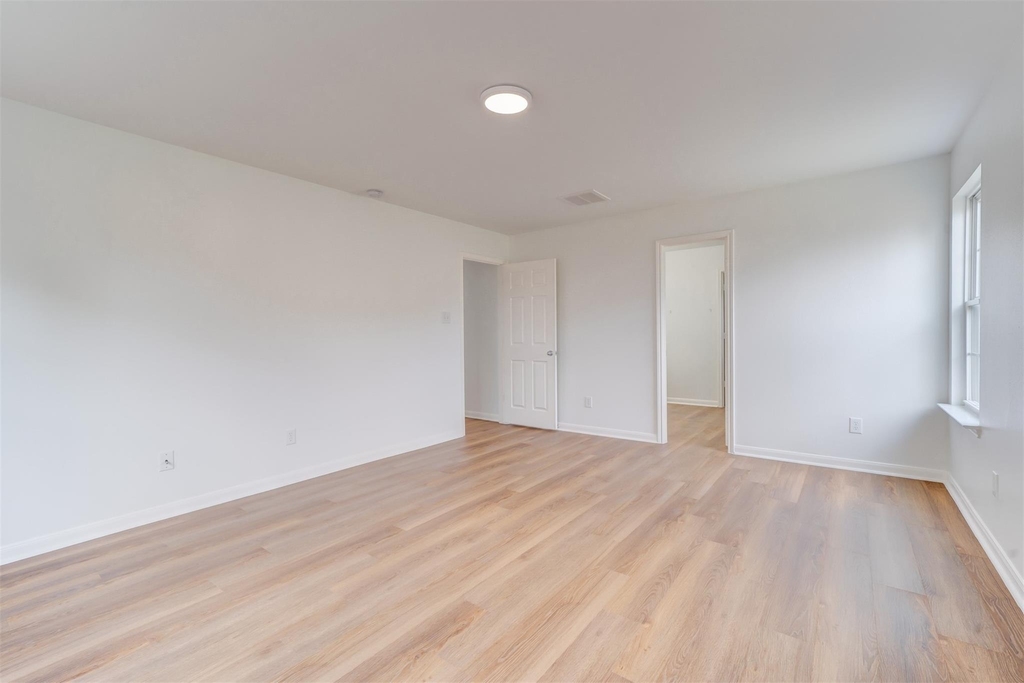 3211 Legends Hill Court - Photo 9