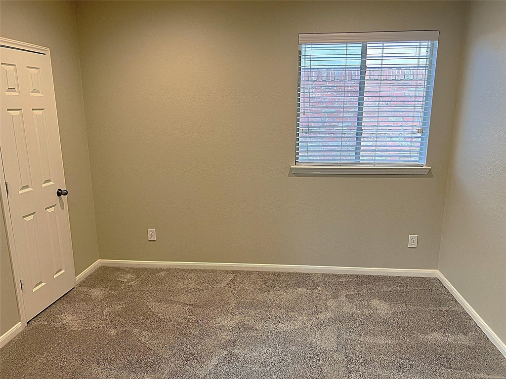 7031 Windy Run Court - Photo 19