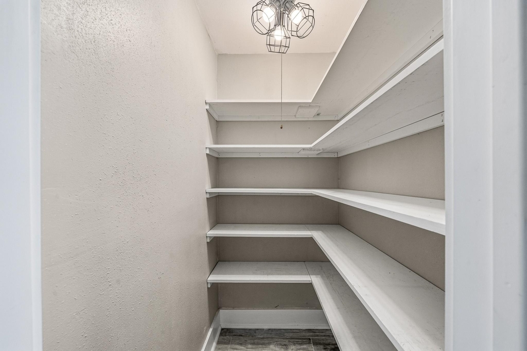 830 Threadneedle Street - Photo 7