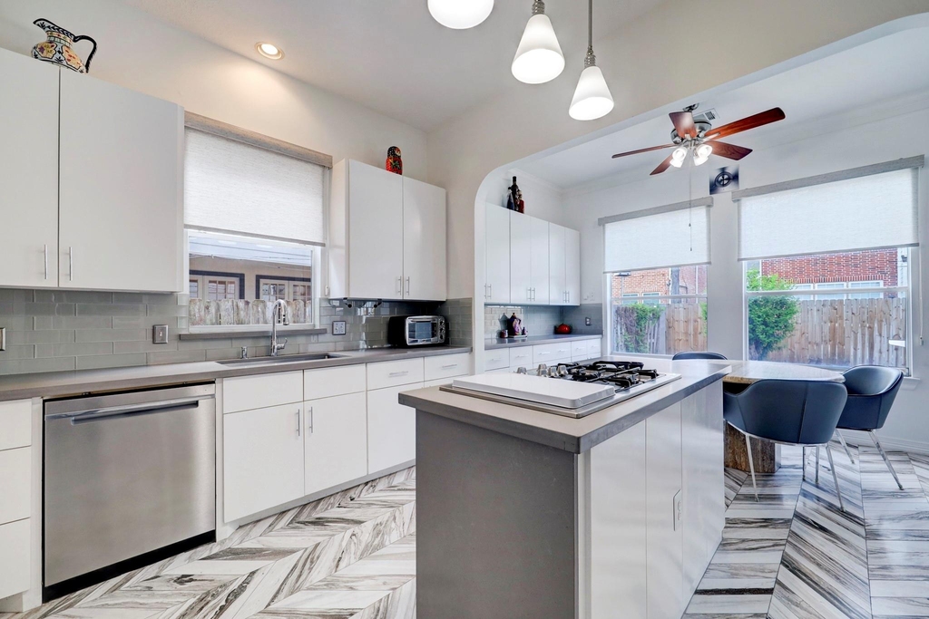 4402 Holt Street - Photo 7