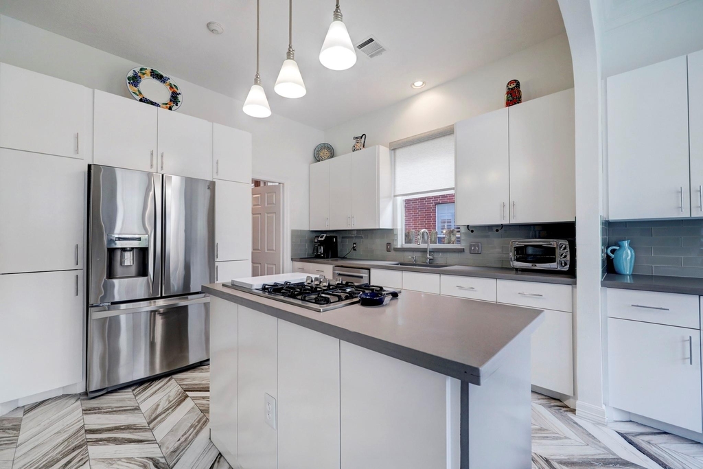 4402 Holt Street - Photo 9