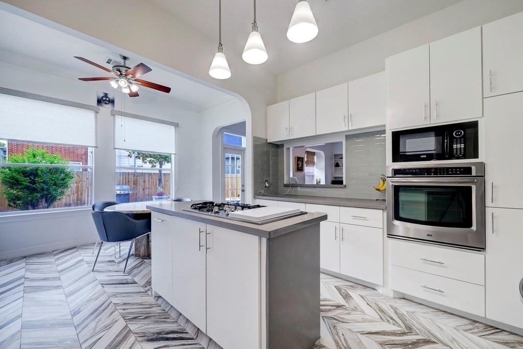 4402 Holt Street - Photo 8