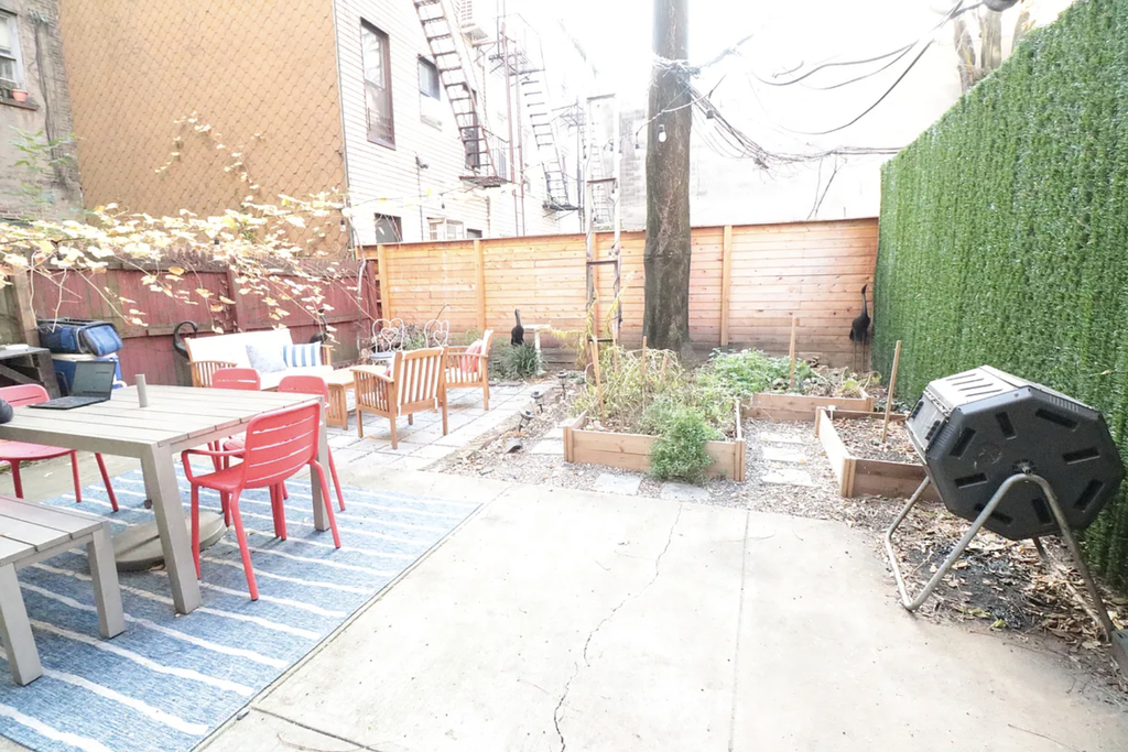 215 Franklin Street - Photo 6