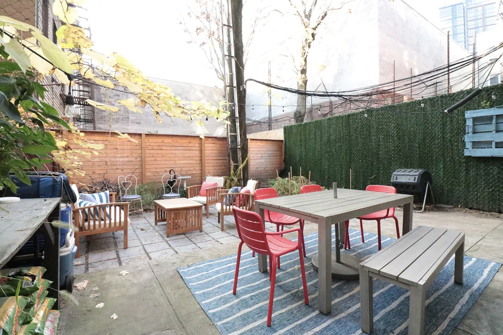 215 Franklin Street - Photo 0