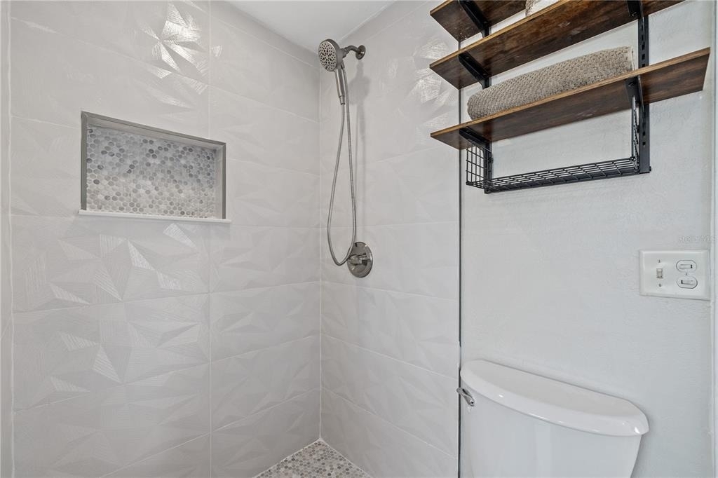 2506 1/2 E Columbus Drive - Photo 15