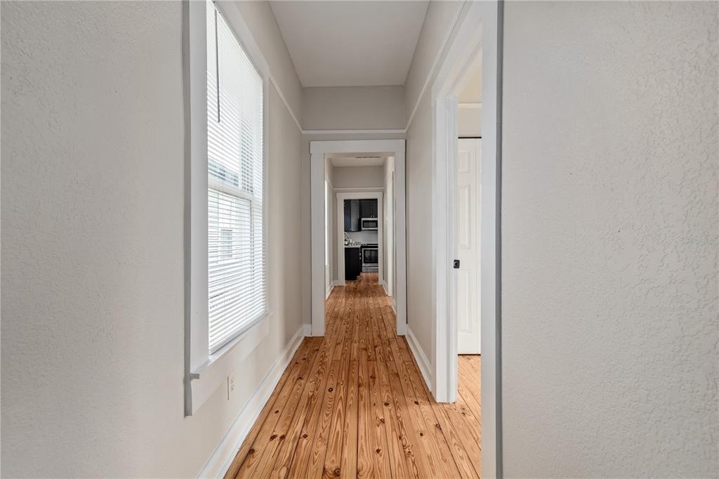 2506 1/2 E Columbus Drive - Photo 5