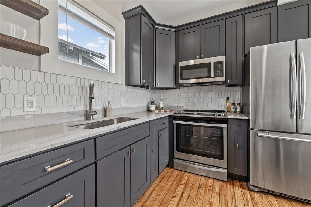 2506 1/2 E Columbus Drive - Photo 7