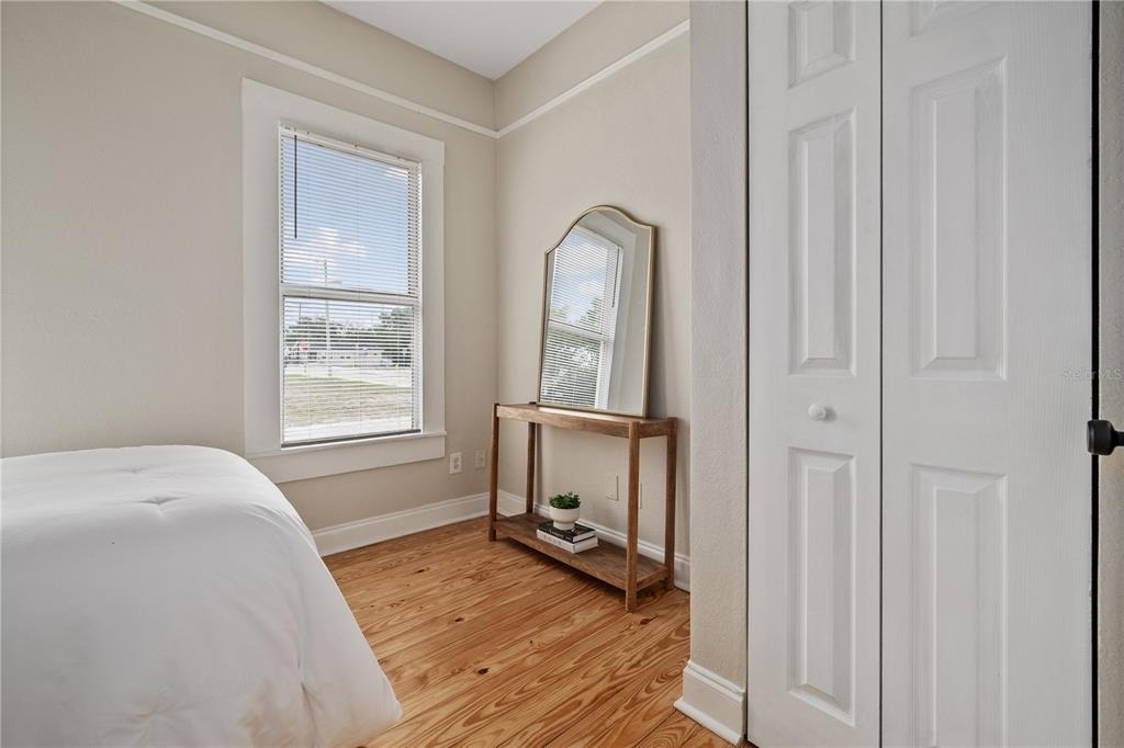 2506 1/2 E Columbus Drive - Photo 13