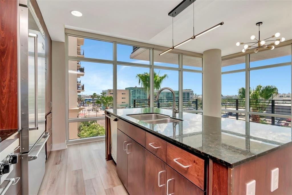 1208 E Kennedy Boulevard - Photo 4