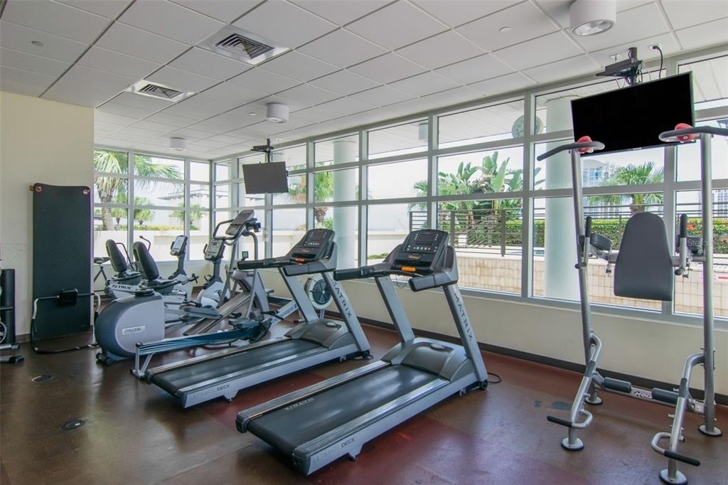 1208 E Kennedy Boulevard - Photo 1