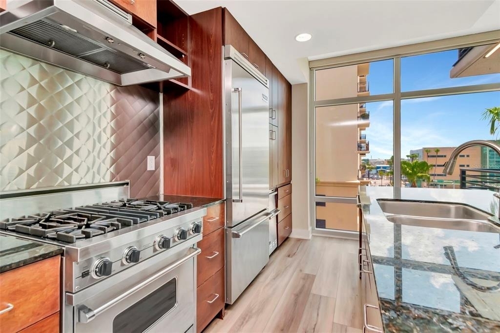 1208 E Kennedy Boulevard - Photo 5