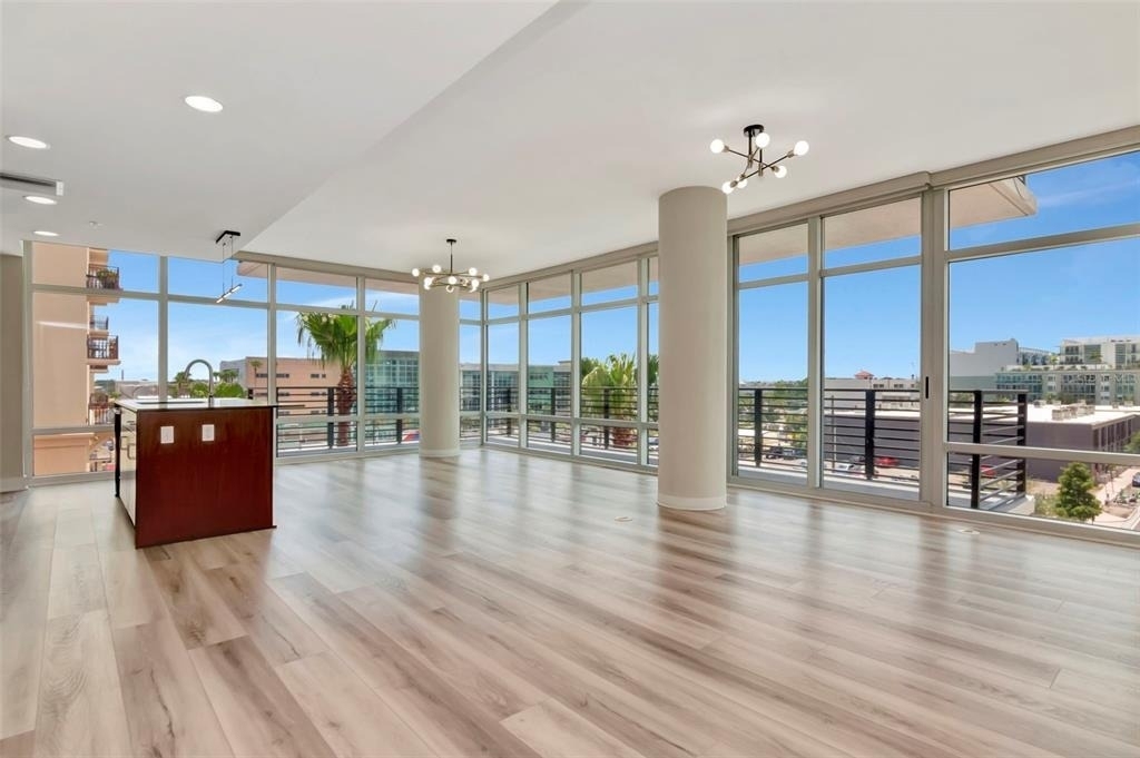 1208 E Kennedy Boulevard - Photo 3