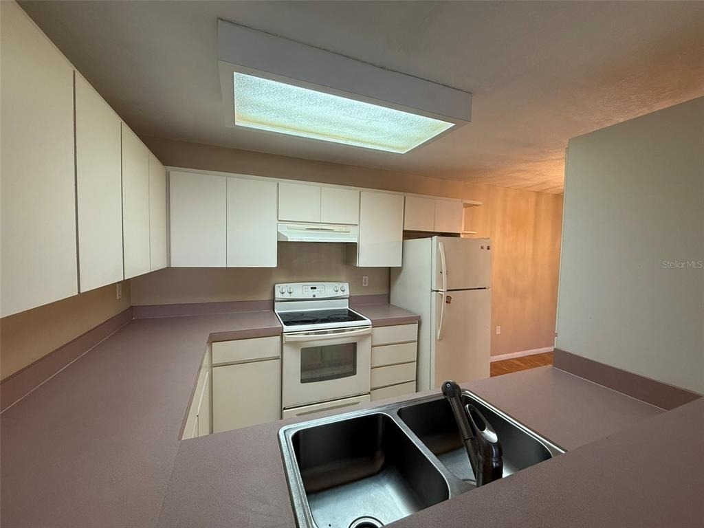 3380 Crystal Court E - Photo 4