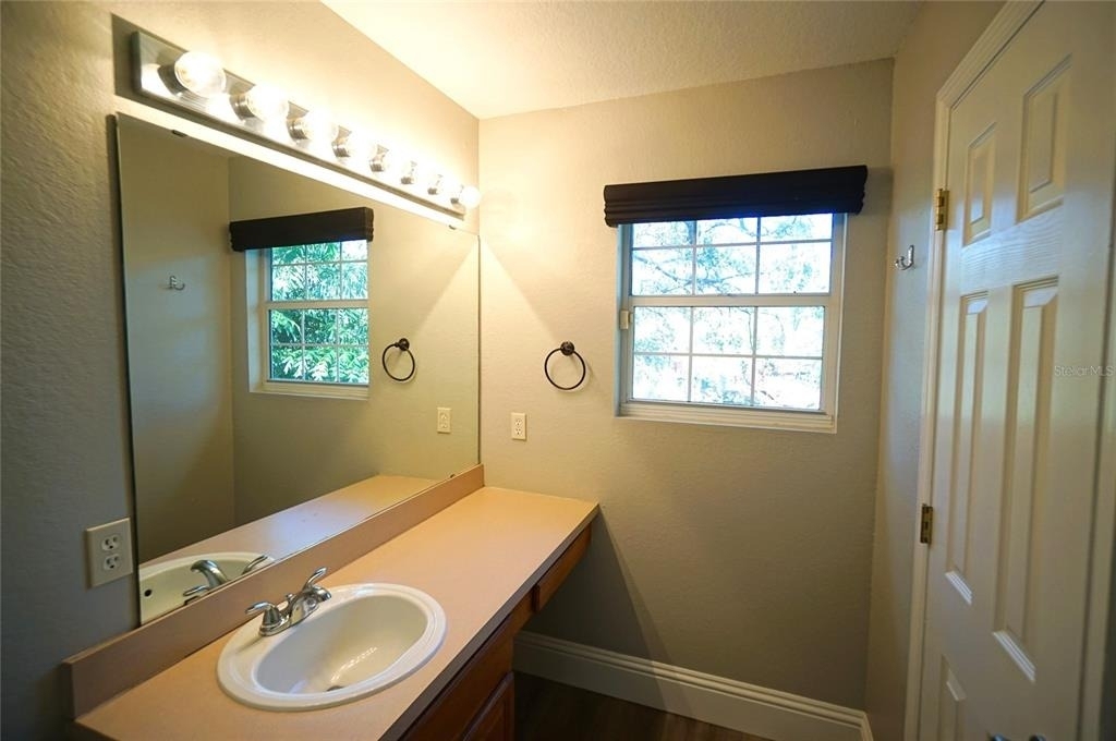 317 W Hanlon Street - Photo 19