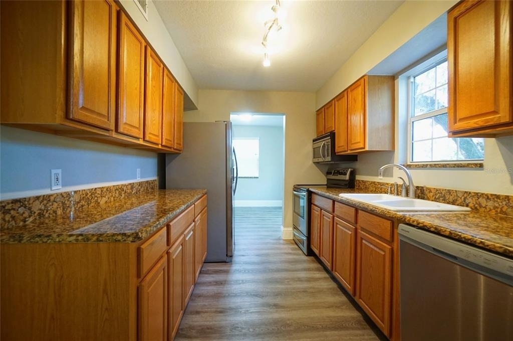 317 W Hanlon Street - Photo 11