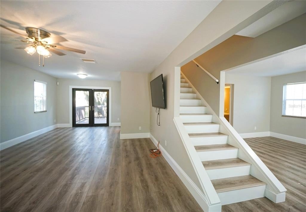 317 W Hanlon Street - Photo 2