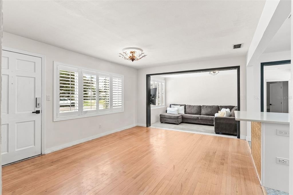 4104 W Knights Avenue - Photo 4