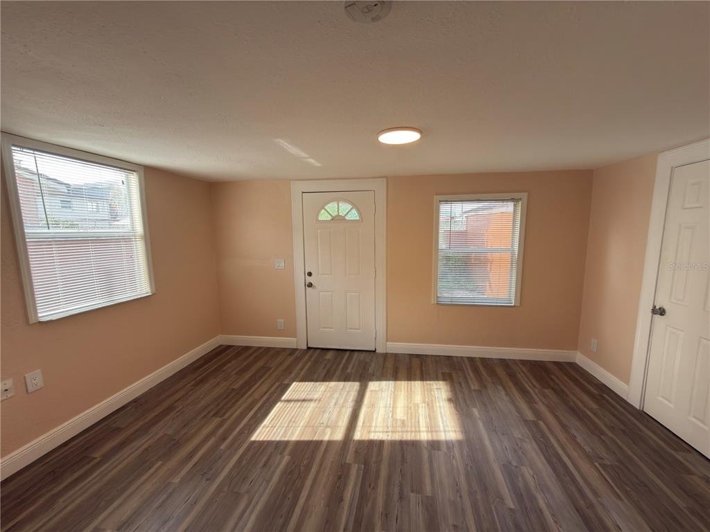 2514 W Saint John Street - Photo 2