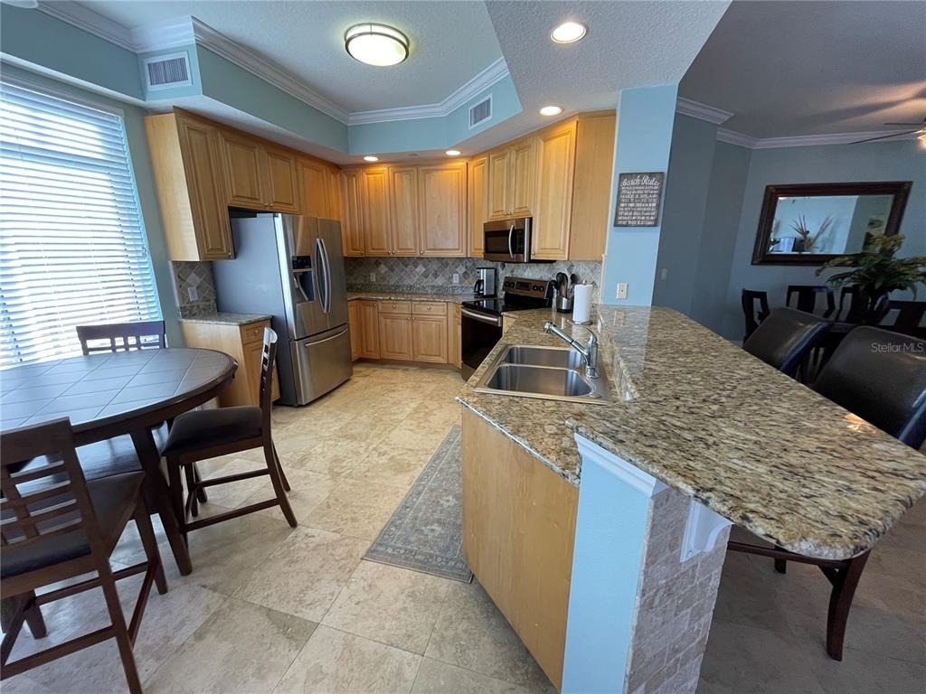 521 Mandalay Avenue - Photo 9