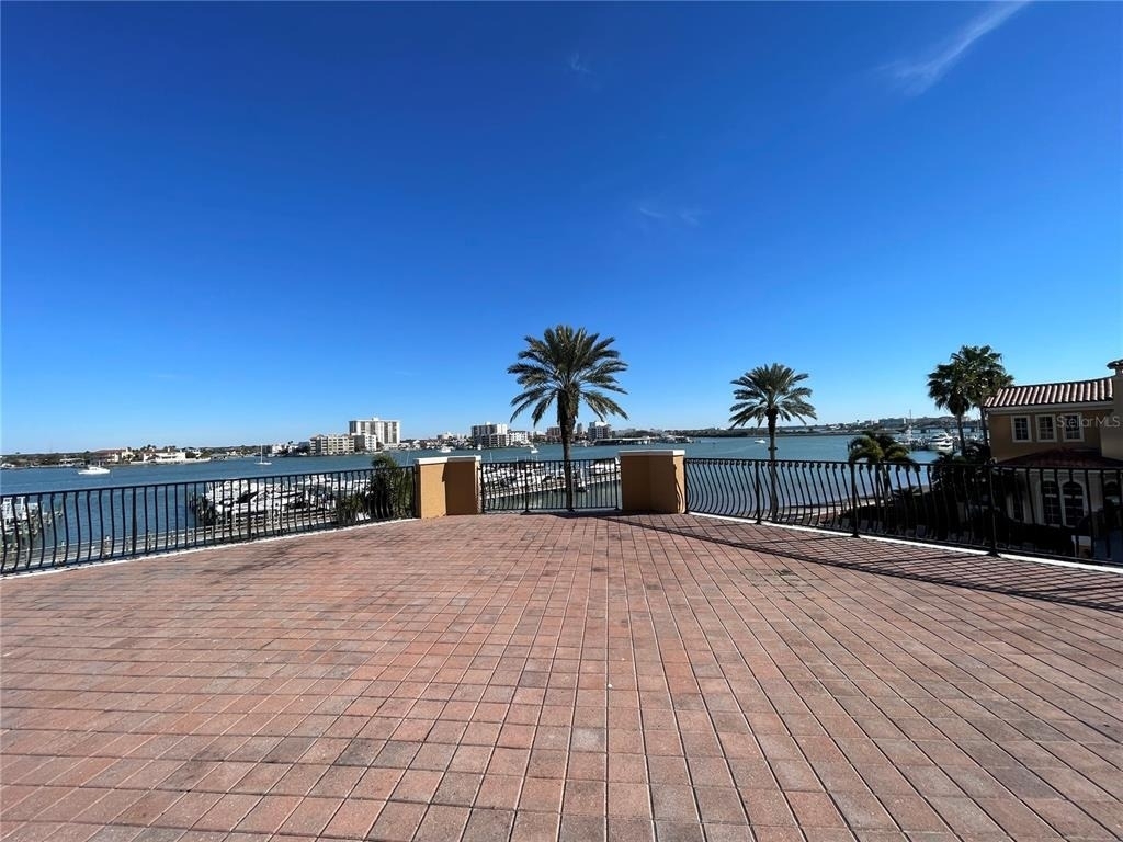 521 Mandalay Avenue - Photo 28