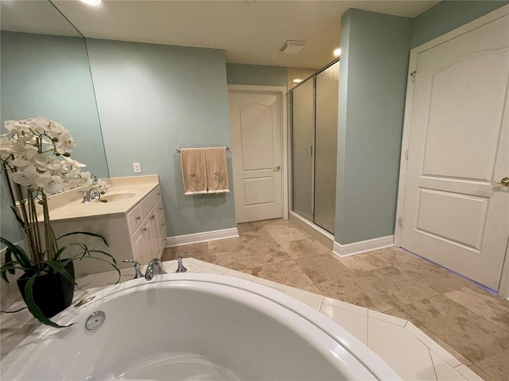521 Mandalay Avenue - Photo 17