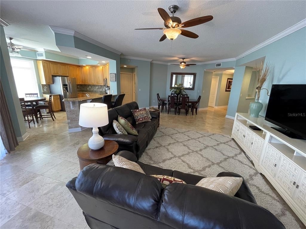 521 Mandalay Avenue - Photo 11
