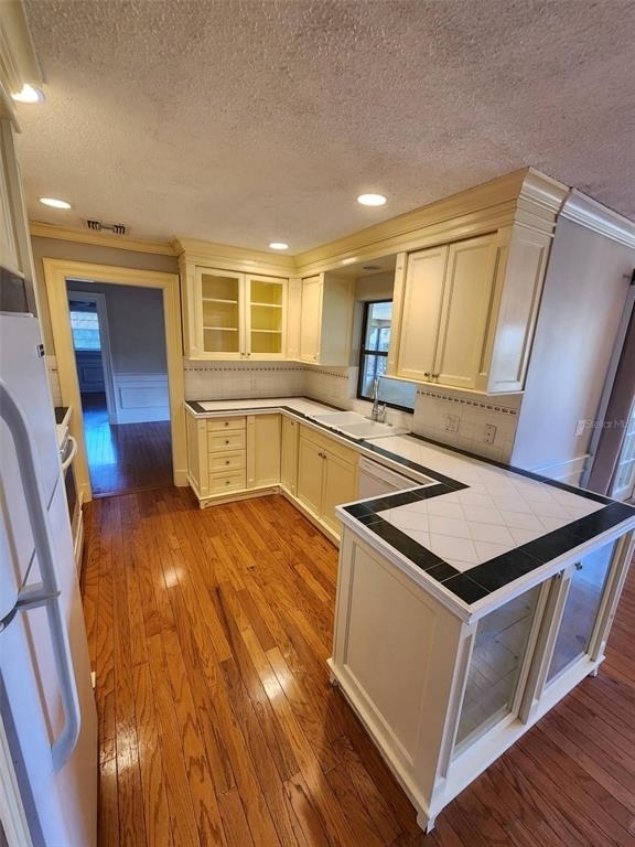 549 Burlington Avenue Ne - Photo 25