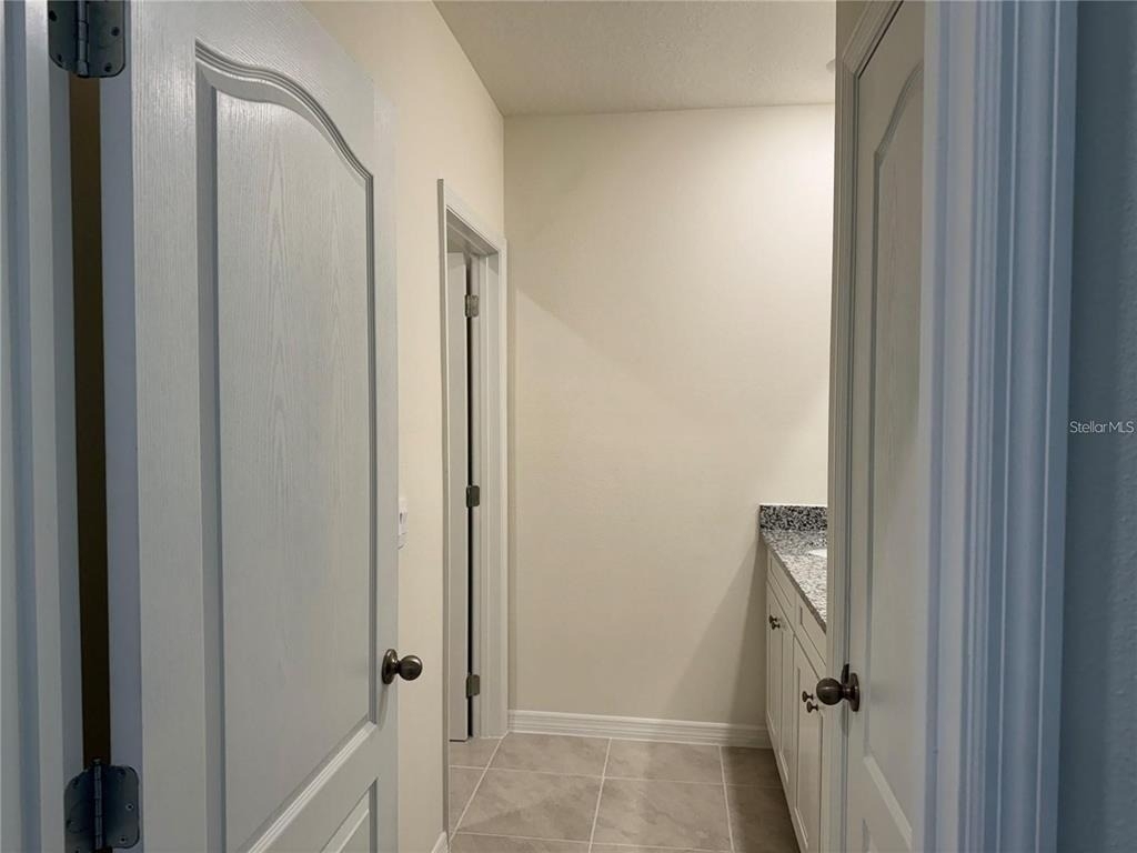 2572 Tulip Drive - Photo 4