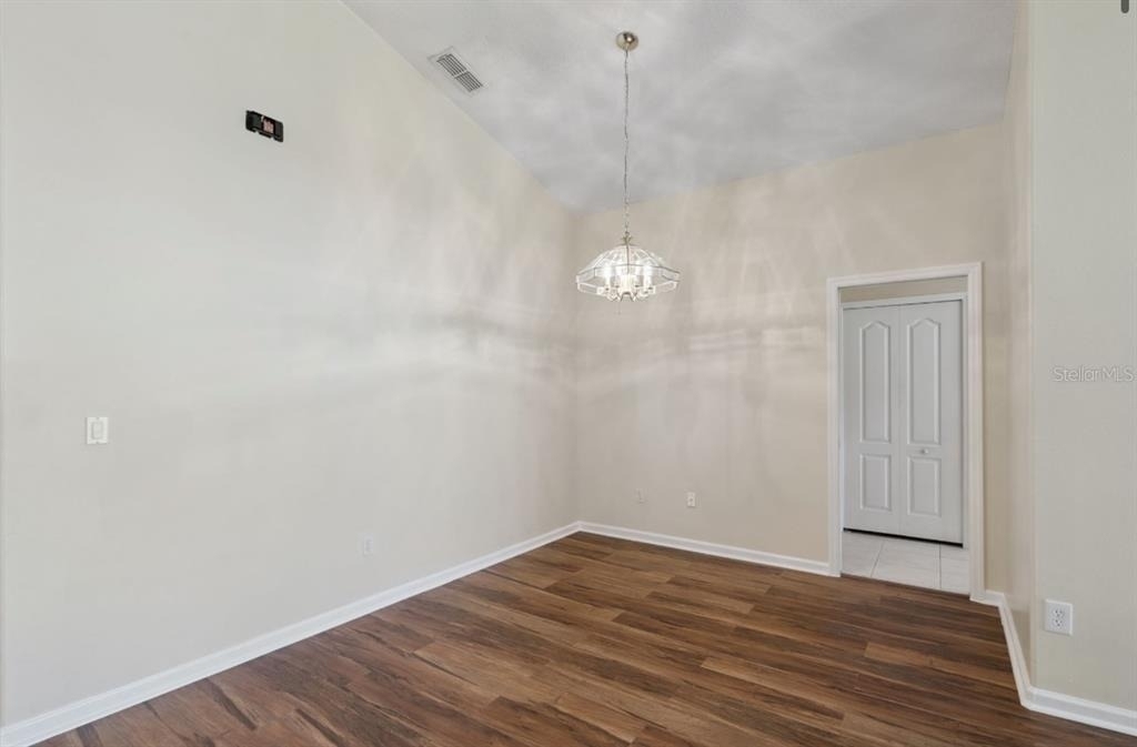 15723 Markham Drive - Photo 8