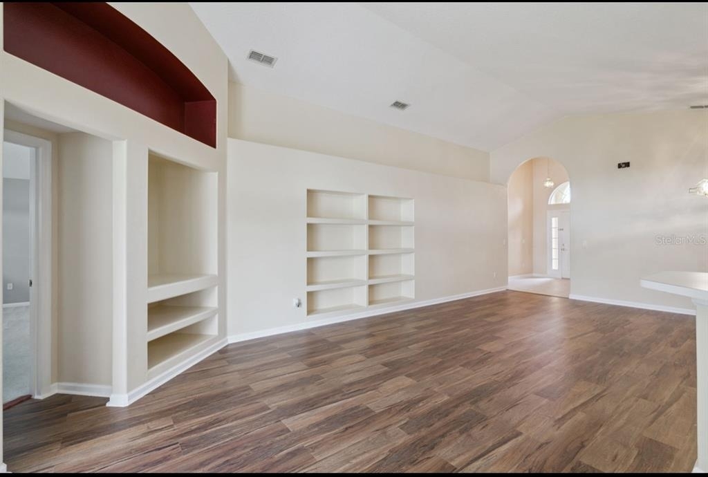 15723 Markham Drive - Photo 3